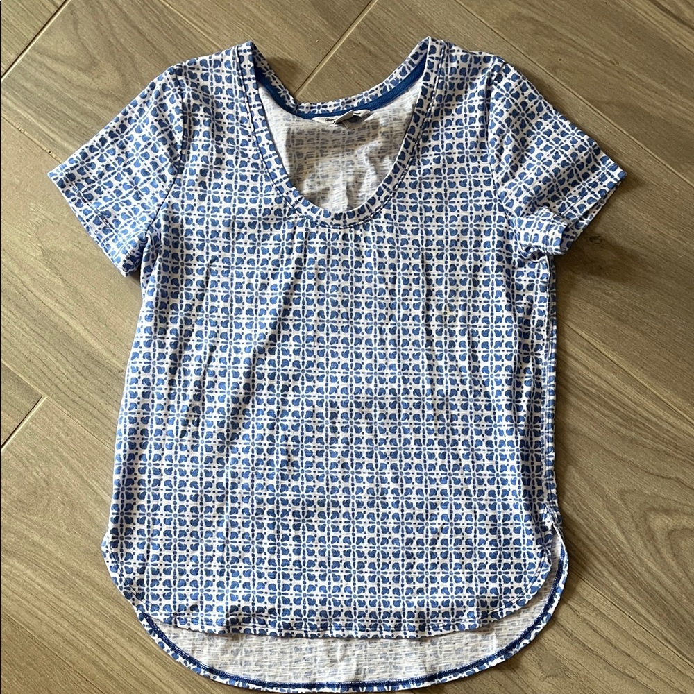 Tommy Bahama Blue and White Geometric Short Sleeve Top